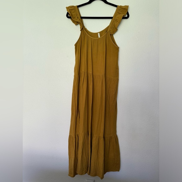Rylee & Cru Abbie Tiered Maxi Dress in Gold with small flutter sleeves. Size XS - Picture 5 of 5